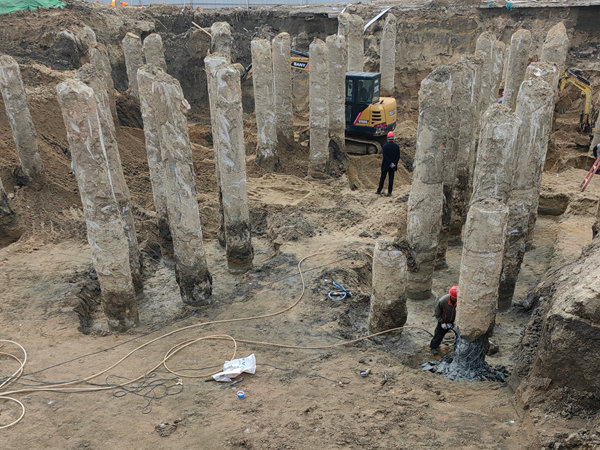 建筑地基樁頭破除